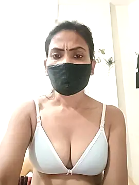 Snapshot of sunita6009 chatting on July 6, 2026, 3:03 pm sunita6009 online show from July 6, 2026, 3:03 pm