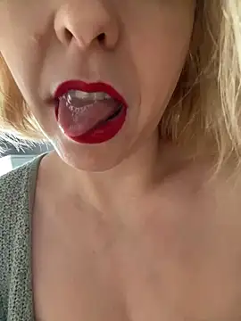 Yourdirtybitch online show from February 6, 2025, 5:57 am