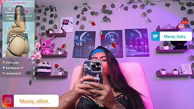 macey elliot  online show from March 12, 2025, 3:29 pm