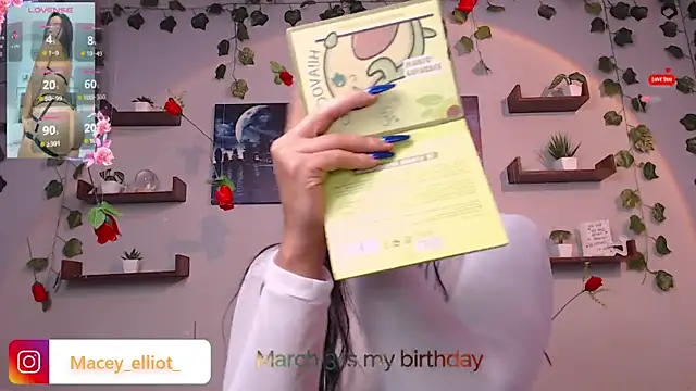 macey elliot  online show from March 1, 2025, 5:05 pm