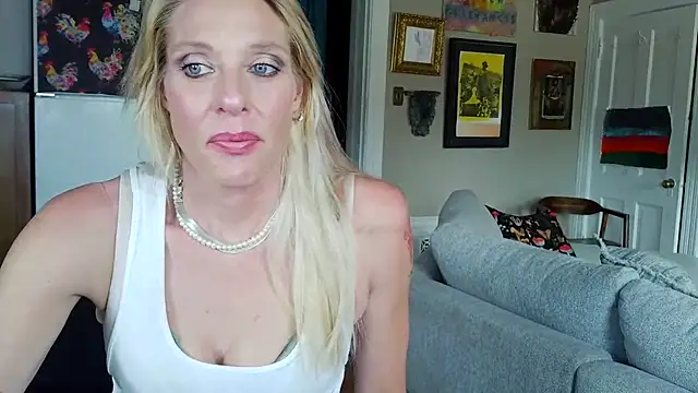 Glamazonx online show from April 11, 2026, 11:30 pm