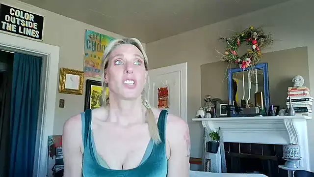 Glamazonx online show from February 10, 2026, 9:47 pm