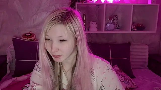 MeowkaKitty online show from April 18, 2026, 1:52 am