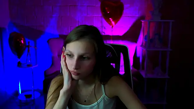 EllaHorton online show from March 5, 2025, 12:33 pm