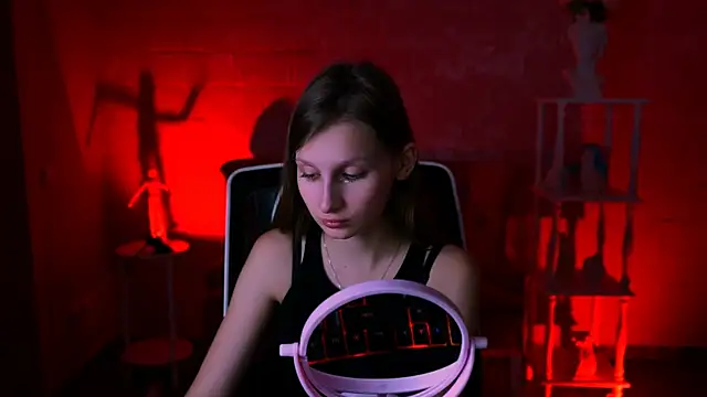 EllaHorton online show from March 12, 2025, 12:36 pm