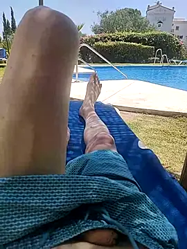 Snapshot of oleg049 chatting on July 25, 2026, 1:06 pm oleg049 online show from July 25, 2026, 1:06 pm