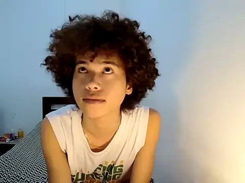 Asiantwink21 online show from June 25, 2026, 6:40 am