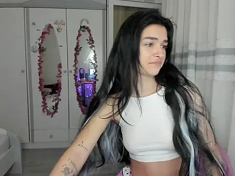 Maya-and guests online show from February 12, 2026, 5:18 am