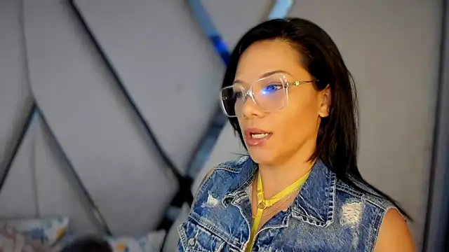 paula daniela1 online show from February 22, 2025, 9:48 pm