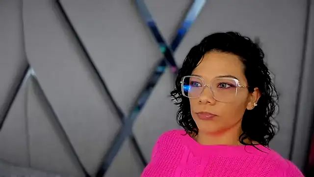 paula daniela1 online show from February 27, 2025, 9:14 pm