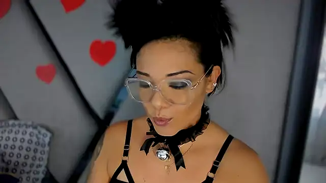 paula daniela1 online show from February 16, 2025, 9:16 pm