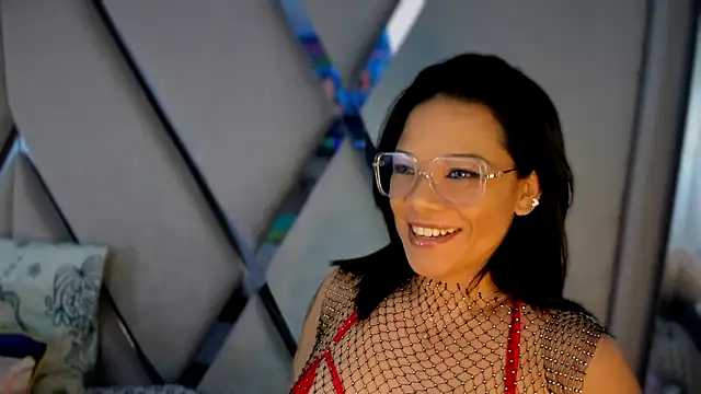 paula daniela1 online show from March 13, 2025, 9:48 pm