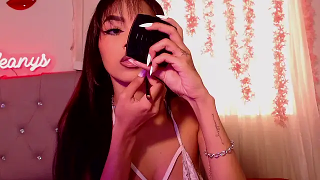 Alleanys Cristal online show from September 14, 2025, 2:50 pm