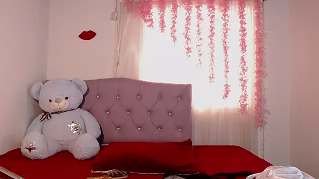 Alleanys Cristal online show from March 10, 2025, 2:16 pm