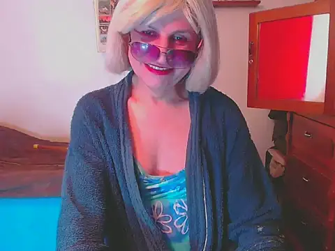 Snapshot of LorenJade chatting on February 1, 2026, 12:20 am LorenJade online show from February 1, 2026, 12:20 am