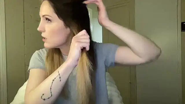 Snapshot of sexylilly69 chatting on June 11, 2026, 2:53 am sexylilly69 online show from June 11, 2026, 2:53 am