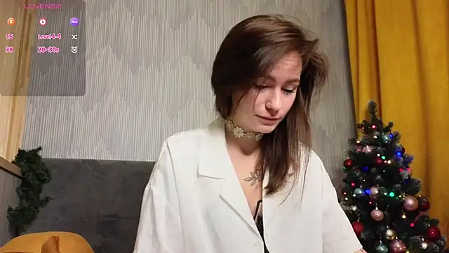 girl with snaketatto0 online show from January 5, 2025, 1:45 am