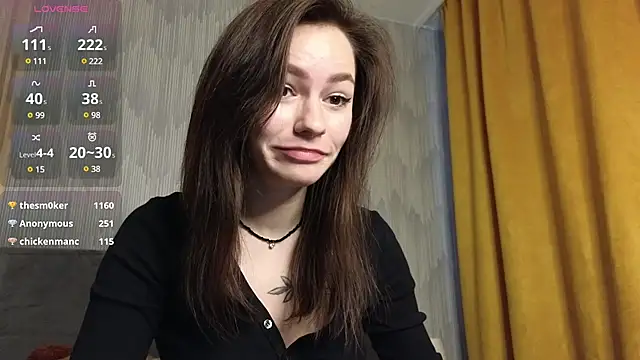 girl with snaketatto0 online show from January 18, 2025, 7:49 am