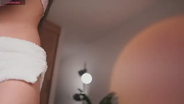 Snapshot of GigiLee_ chatting on October 28, 2025, 12:22 am GigiLee online show from October 28, 2025, 12:22 am