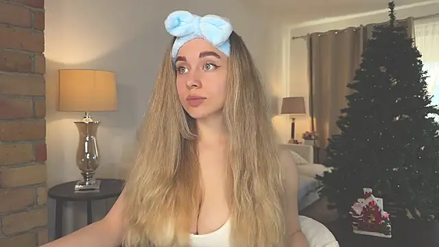 Snapshot of hotexclusive_ chatting on December 13, 2024, 7:04 am hotexclusive online show from December 13, 2024, 7:04 am