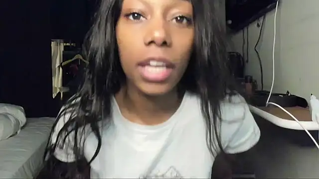 Snapshot of smileybabe chatting on February 15, 2025, 9:16 am smileybabe online show from February 15, 2025, 9:16 am