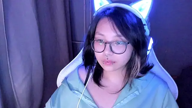 Snapshot of maydaykimmy chatting on May 13, 2026, 9:33 pm maydaykimmy online show from May 13, 2026, 9:33 pm