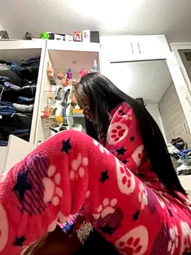 SUUKAM online show from October 4, 2025, 1:23 pm