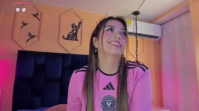 Snapshot of Atenea_cute21 chatting on February 28, 2025, 7:15 am Atenea cute21 online show from February 28, 2025, 7:15 am