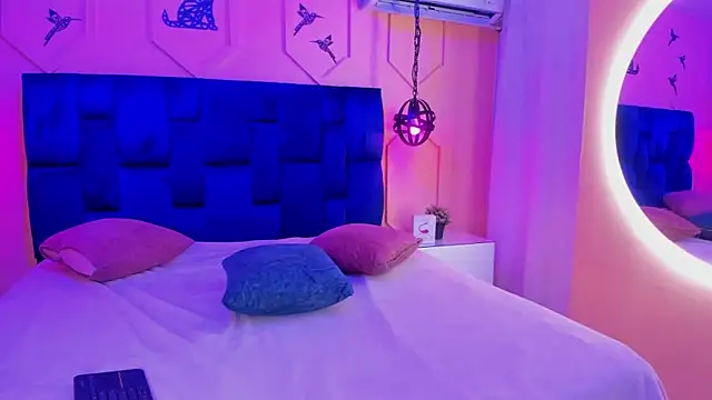 Snapshot of Atenea_cute21 chatting on March 14, 2025, 4:10 am Atenea cute21 online show from March 14, 2025, 4:10 am