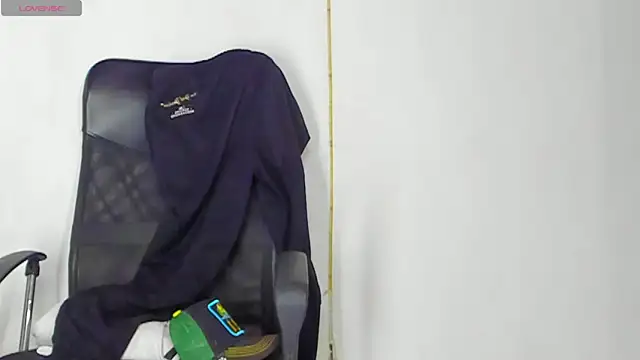 MikeRoss7777 online show from October 4, 2025, 10:11 pm