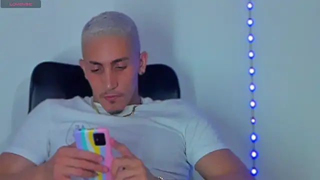 MikeRoss7777 online show from January 27, 2025, 4:20 am