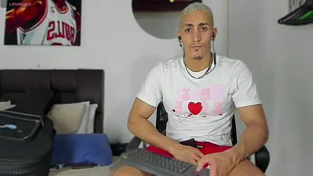 MikeRoss7777 online show from January 25, 2025, 10:07 pm