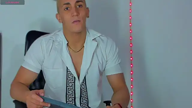 MikeRoss7777 online show from February 24, 2025, 10:14 pm