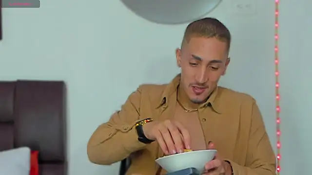 MikeRoss7777 online show from September 18, 2025, 1:36 pm