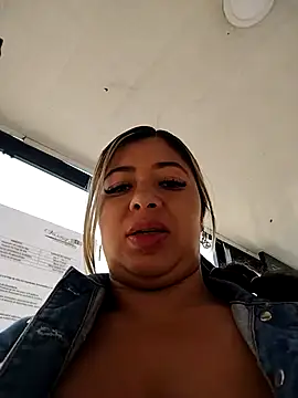 Snapshot of Ariana-pp03 chatting on March 10, 2025, 7:07 pm Ariana-pp03 online show from March 10, 2025, 7:07 pm