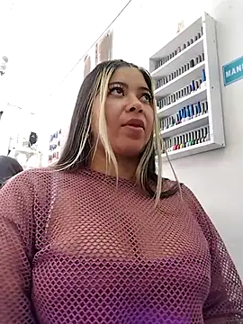 Snapshot of Ariana-pp03 chatting on February 28, 2025, 5:37 pm Ariana-pp03 online show from February 28, 2025, 5:37 pm