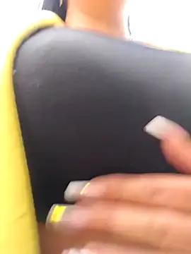 Snapshot of Ariana-pp03 chatting on February 10, 2025, 12:39 pm Ariana-pp03 online show from February 10, 2025, 12:39 pm