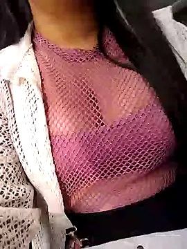 Snapshot of Ariana-pp03 chatting on February 4, 2025, 8:17 pm Ariana-pp03 online show from February 4, 2025, 8:17 pm