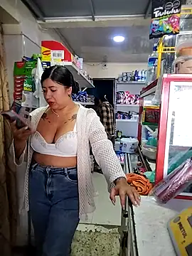 Snapshot of Ariana-pp03 chatting on October 23, 2025, 6:39 pm Ariana-pp03 online show from October 23, 2025, 6:39 pm