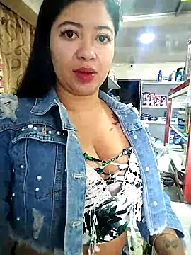 Snapshot of Ariana-pp03 chatting on October 19, 2025, 4:54 pm Ariana-pp03 online show from October 19, 2025, 4:54 pm