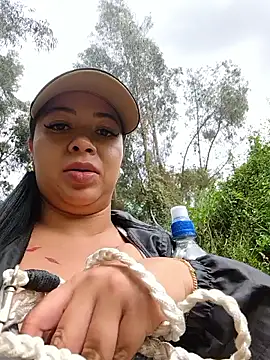 Snapshot of Ariana-pp03 chatting on September 14, 2025, 4:07 pm Ariana-pp03 online show from September 14, 2025, 4:07 pm