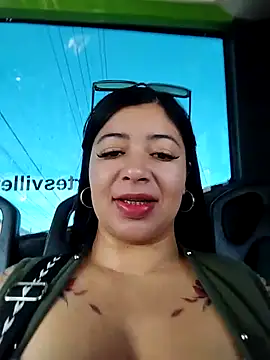 Snapshot of Ariana-pp03 chatting on September 22, 2025, 1:06 pm Ariana-pp03 online show from September 22, 2025, 1:06 pm