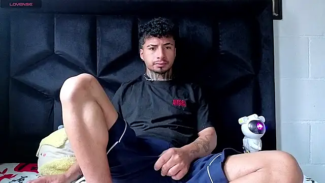 JuanCamiilo 66 online show from April 15, 2026, 3:38 pm