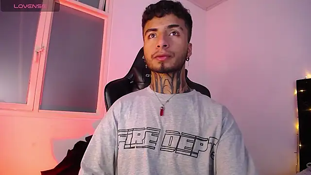 JuanCamiilo 66 online show from February 18, 2025, 4:48 am