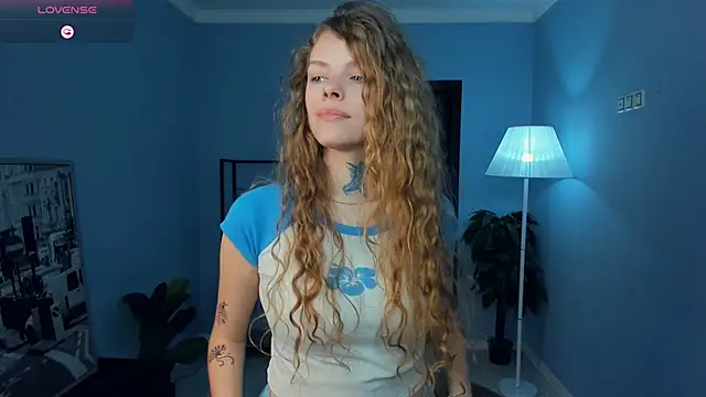 RayaNenlia online show from February 3, 2026, 5:05 am