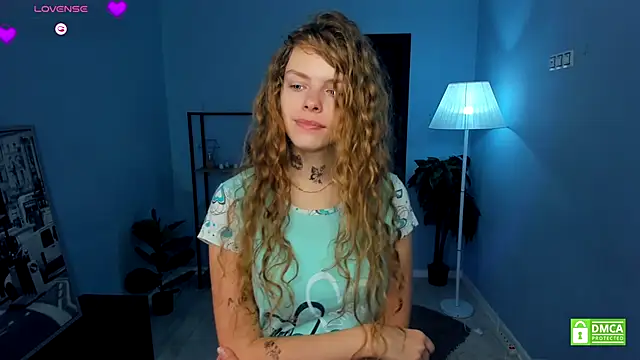 RayaNenlia online show from November 6, 2025, 5:11 am