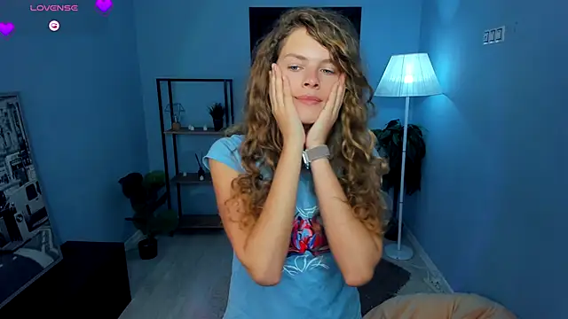 RayaNenlia online show from October 3, 2025, 5:09 am