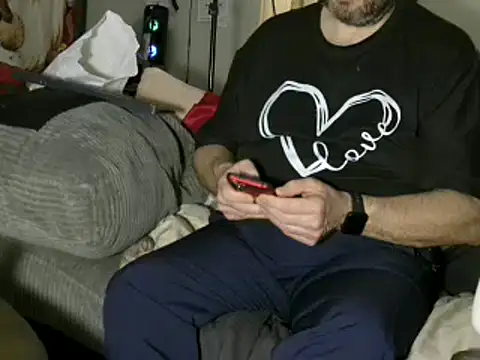 Snapshot of caressonnous chatting on December 17, 2024, 11:16 pm caressonnous online show from December 17, 2024, 11:16 pm