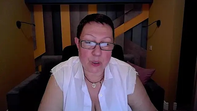 BarbaraTurners online show from March 3, 2025, 6:46 pm