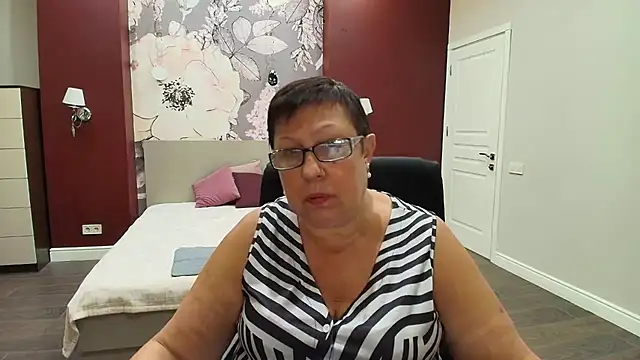 BarbaraTurners online show from September 22, 2025, 6:36 pm